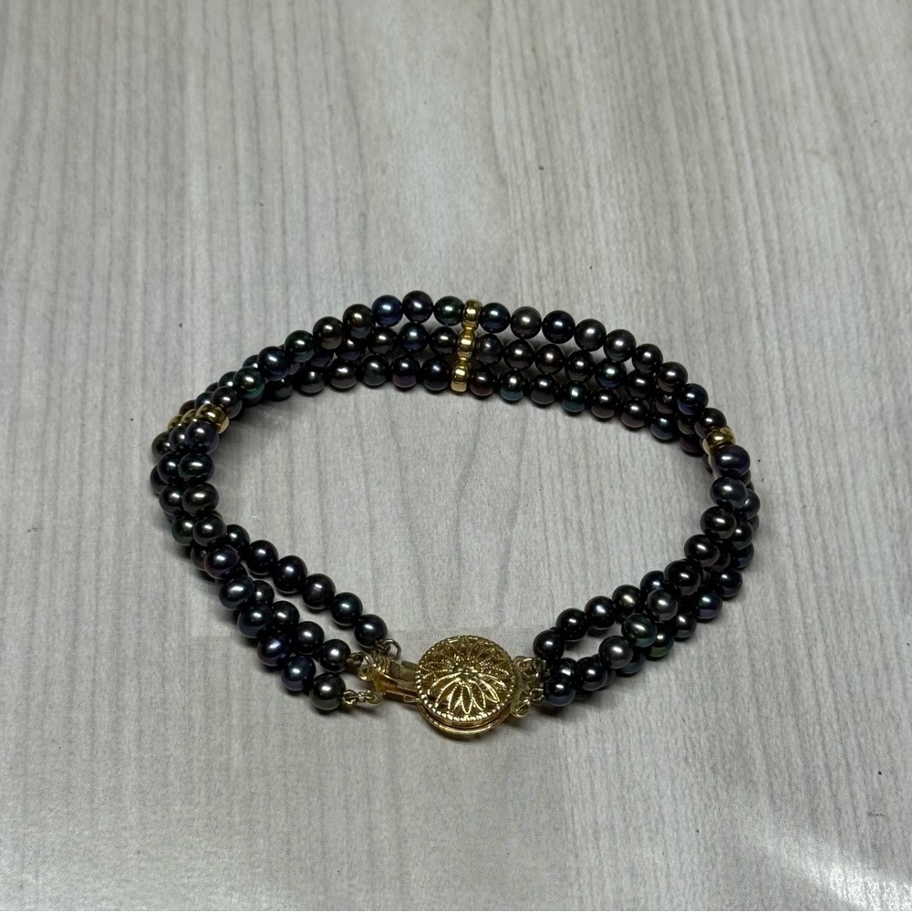 14k Yellow Gold Elegant Black Natural Multi-Strand Pearl Bracelet. - Picture 8 of 10